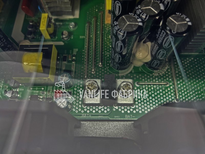 Гибридный инвертор PowMr POW-HVM4.5K-24V-E 24В 4.2кВт